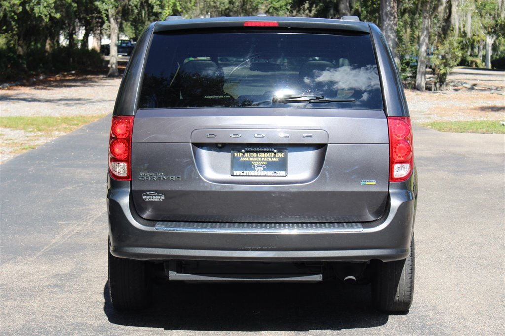 2017 Dodge Grand Caravan - $22,995