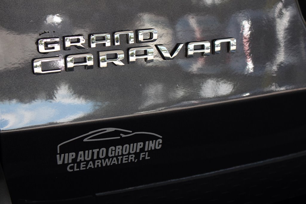 2017 Dodge Grand Caravan - $22,995