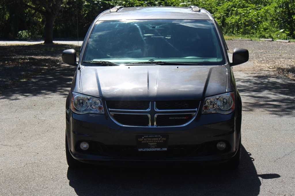 2017 Dodge Grand Caravan - $22,995