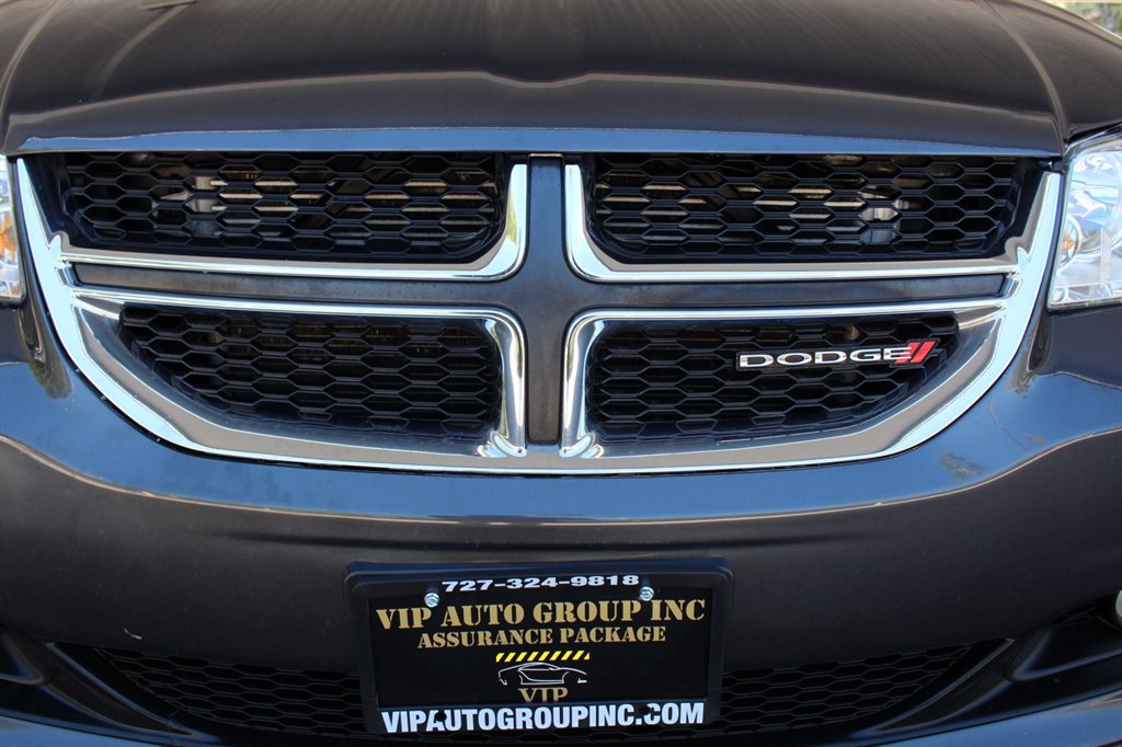 2017 Dodge Grand Caravan - $22,995