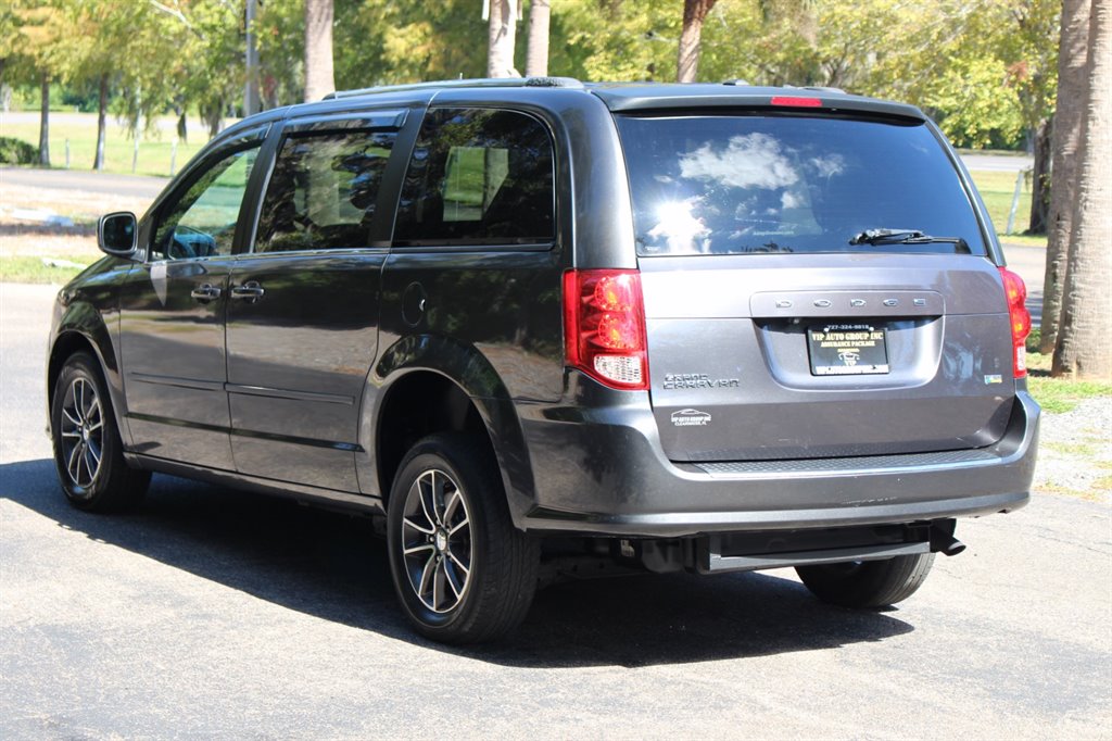 2017 Dodge Grand Caravan - $22,995