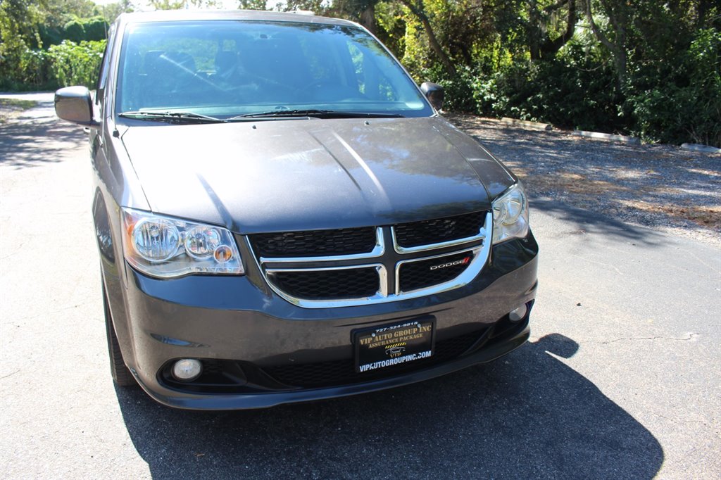2017 Dodge Grand Caravan - $22,995