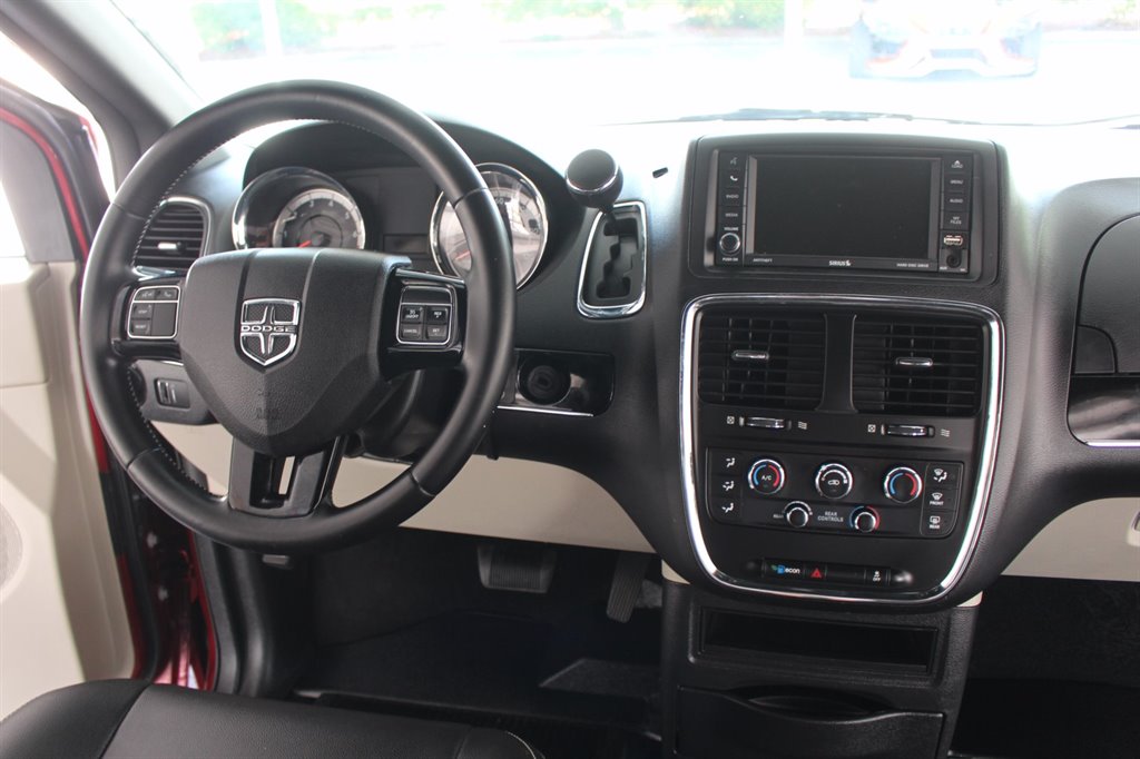 2019 Dodge Grand Caravan - $29,995