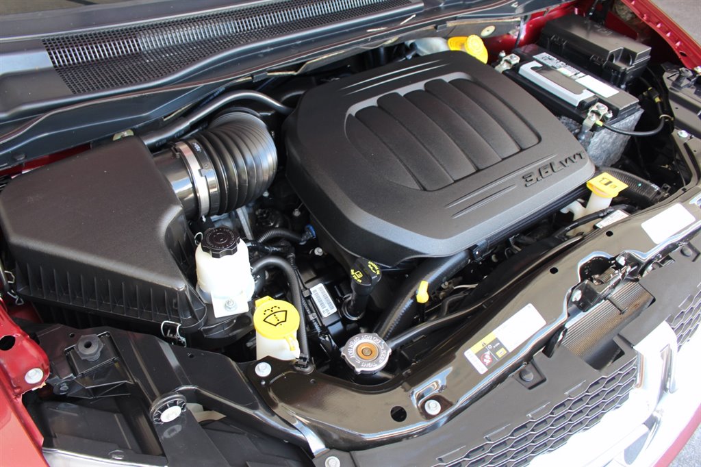 2019 Dodge Grand Caravan - $29,995