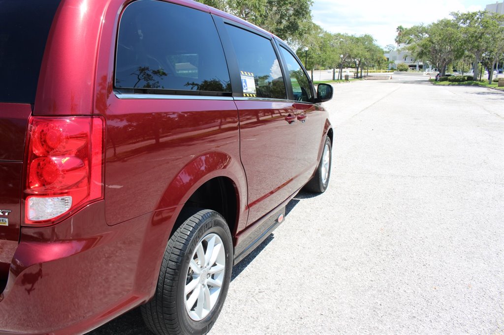 2019 Dodge Grand Caravan - $29,995