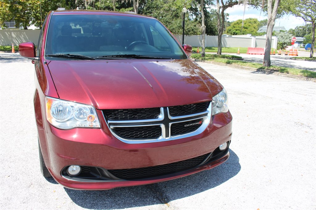 2019 Dodge Grand Caravan - $29,995