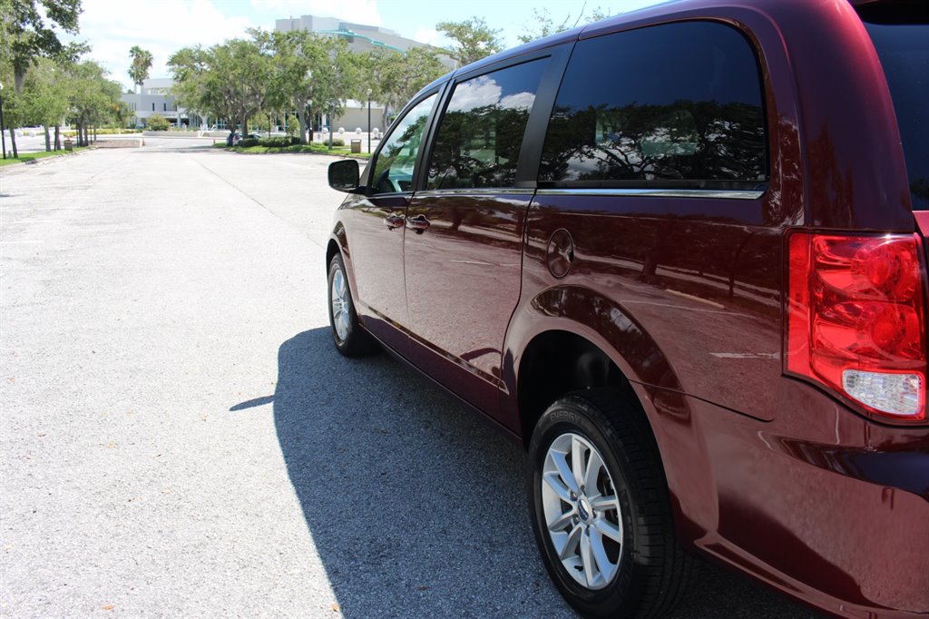 2019 Dodge Grand Caravan - $29,995