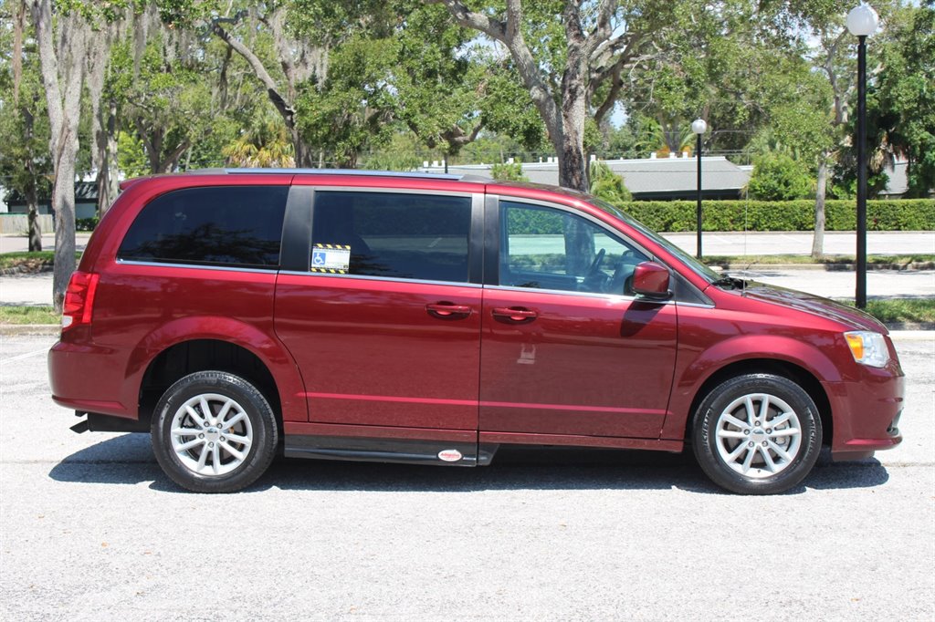 2019 Dodge Grand Caravan - $29,995
