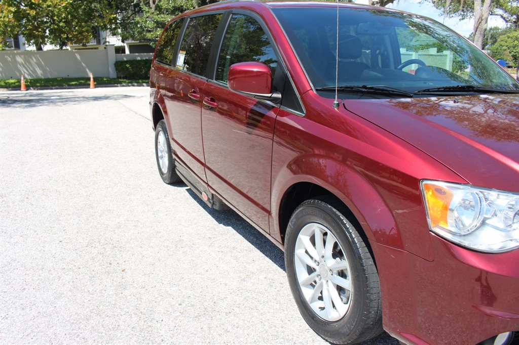 2019 Dodge Grand Caravan - $29,995