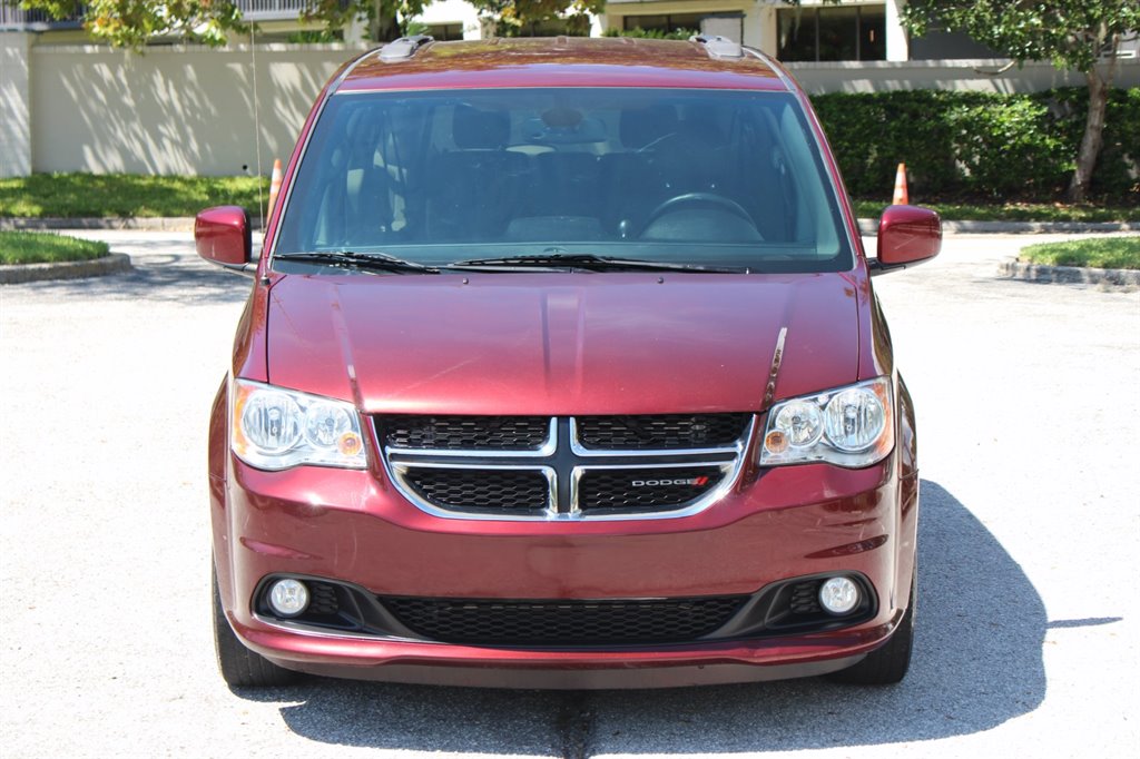 2019 Dodge Grand Caravan - $29,995