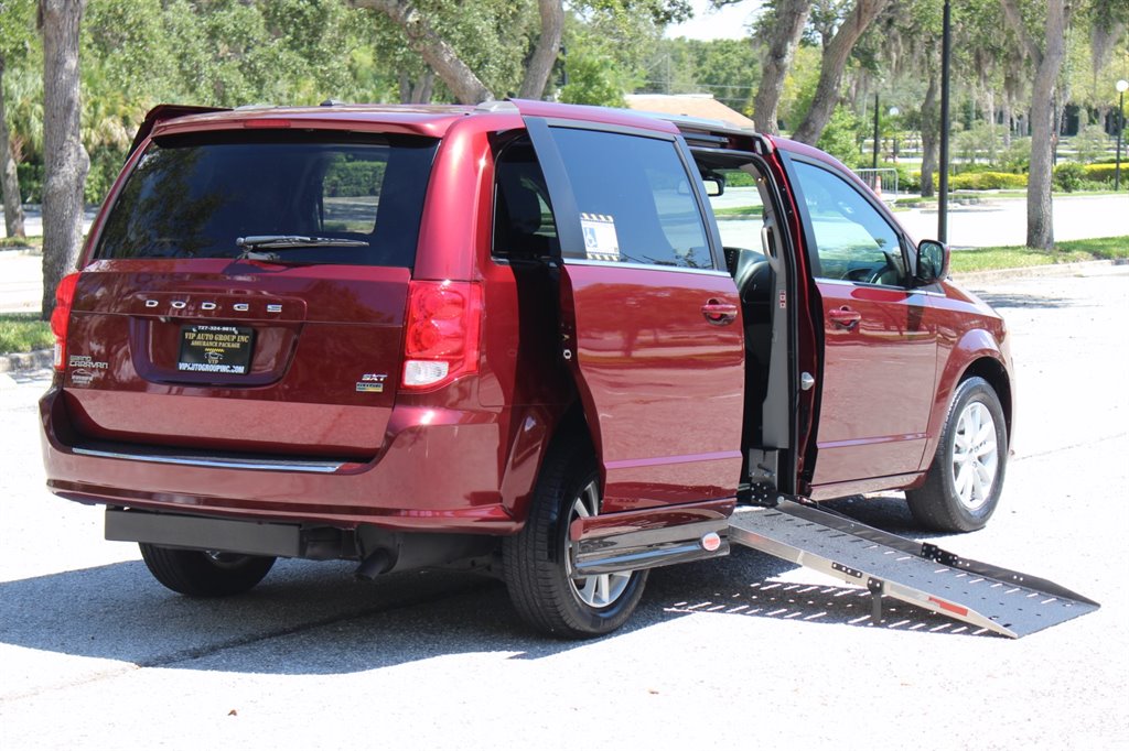 2019 Dodge Grand Caravan - $29,995