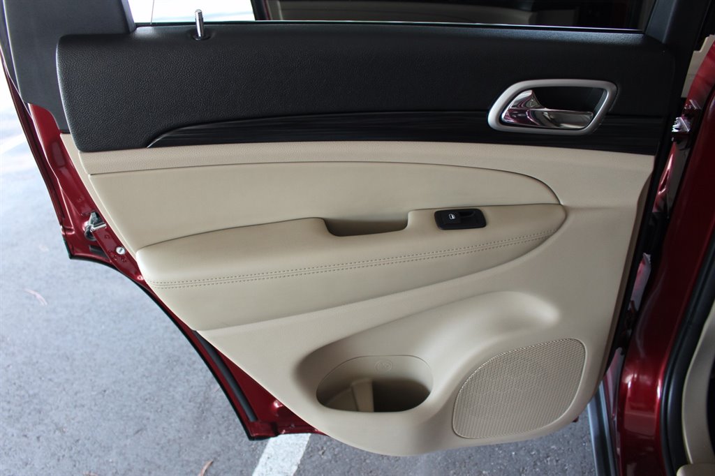 2020 Jeep Cherokee - $17,995