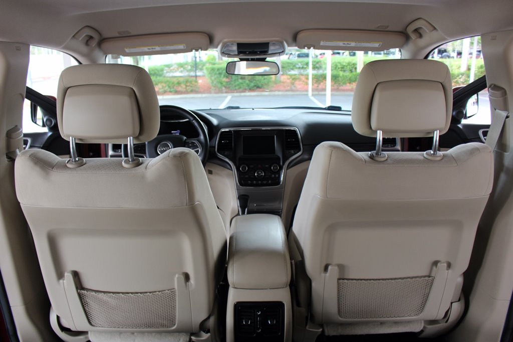 2020 Jeep Cherokee - $17,995