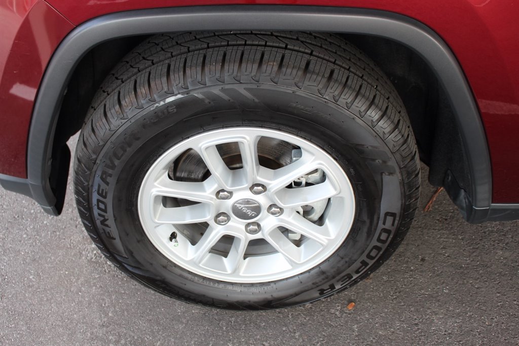 2020 Jeep Cherokee - $17,995