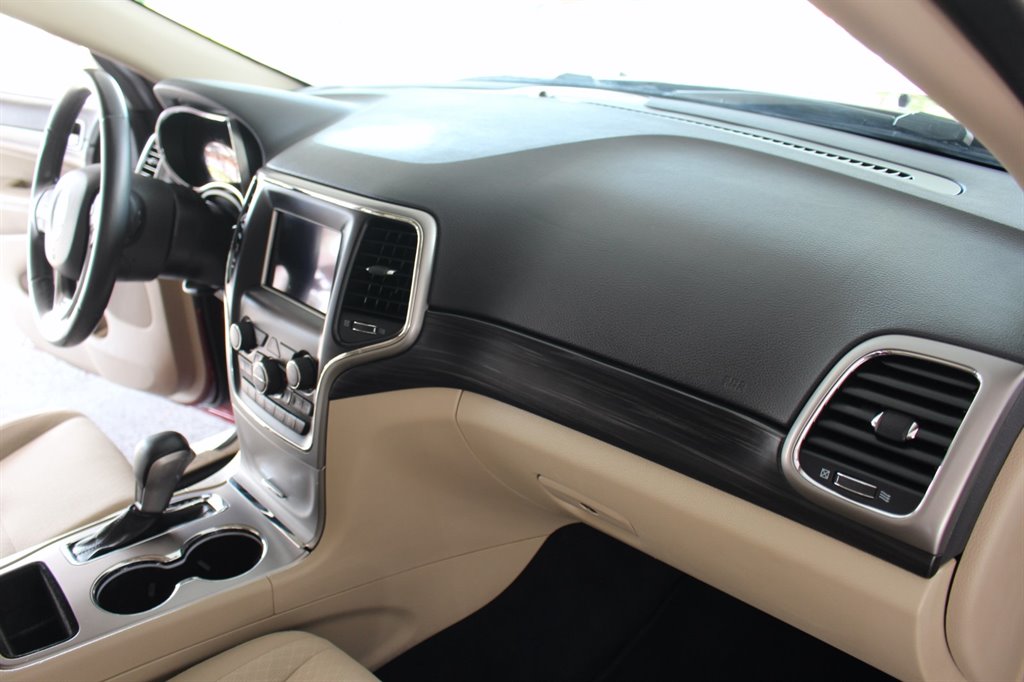 2020 Jeep Cherokee - $17,995