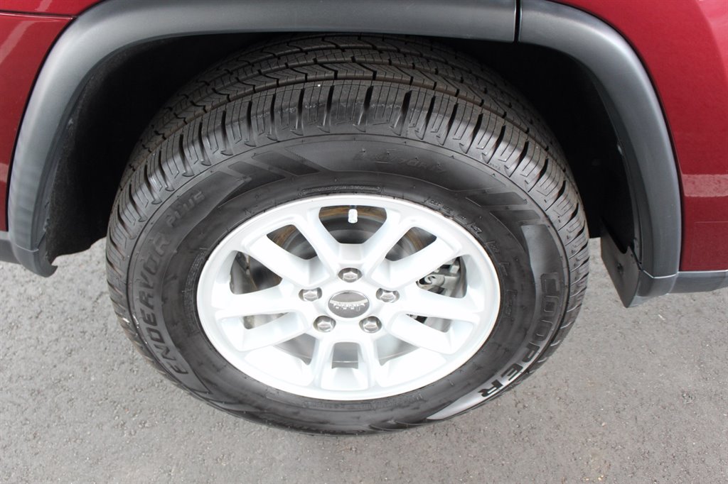 2020 Jeep Cherokee - $17,995