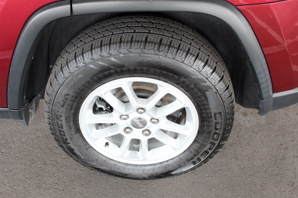 2020 Jeep Cherokee - $17,995