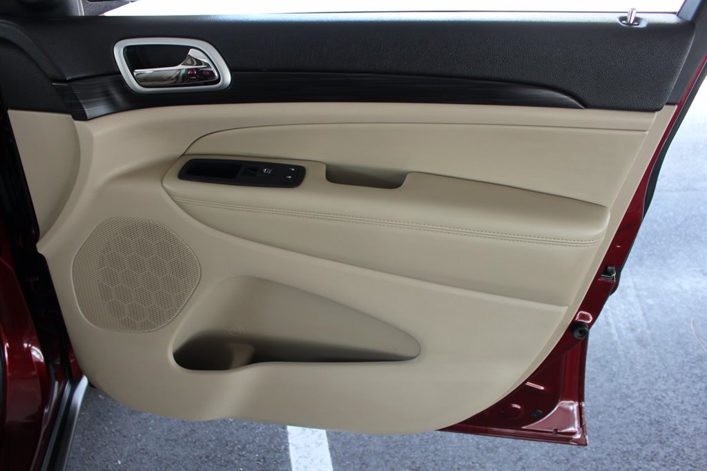 2020 Jeep Cherokee - $17,995