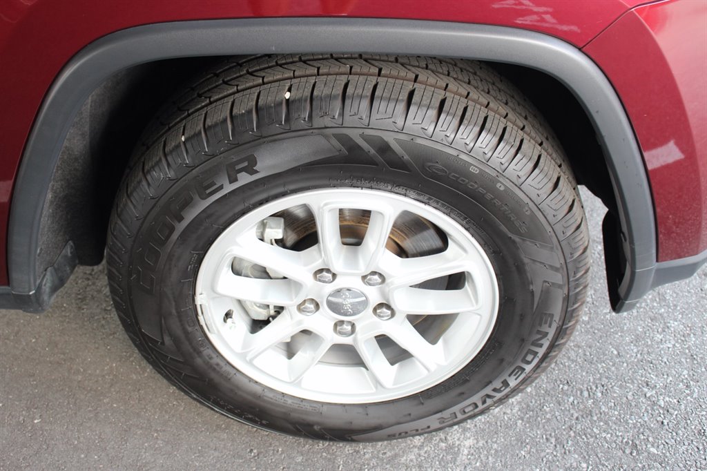 2020 Jeep Cherokee - $17,995