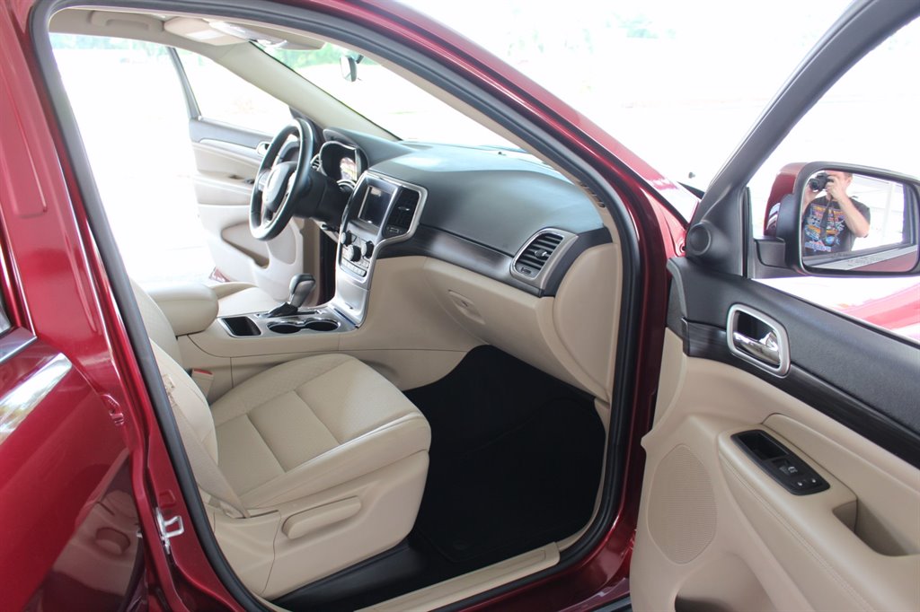 2020 Jeep Cherokee - $17,995