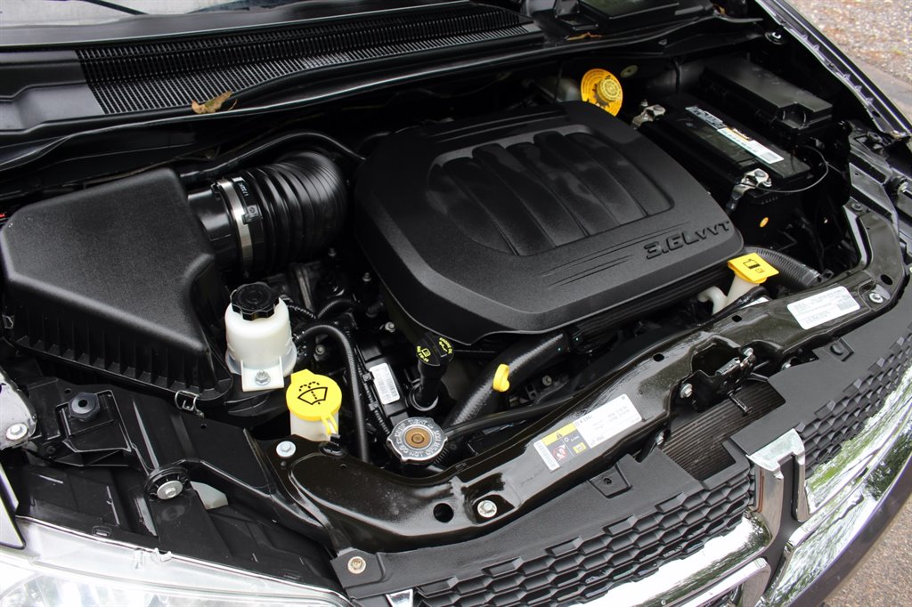 2019 Dodge Grand Caravan - $29,995
