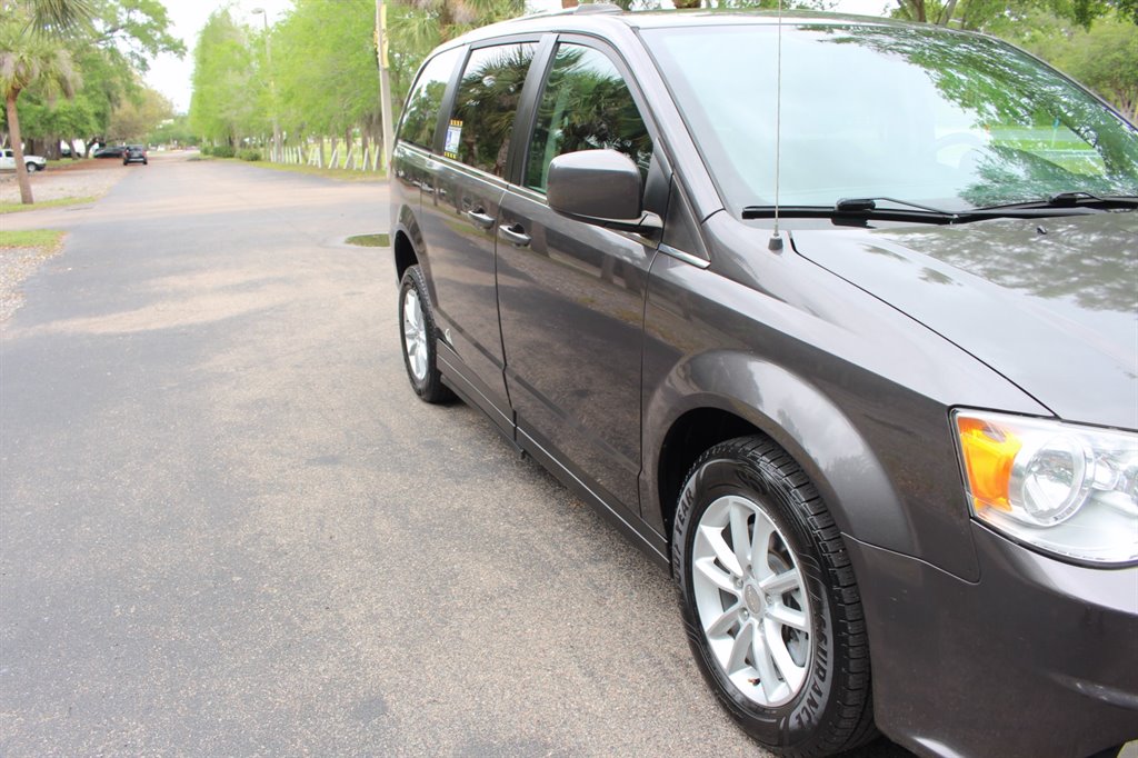 2019 Dodge Grand Caravan - $29,995