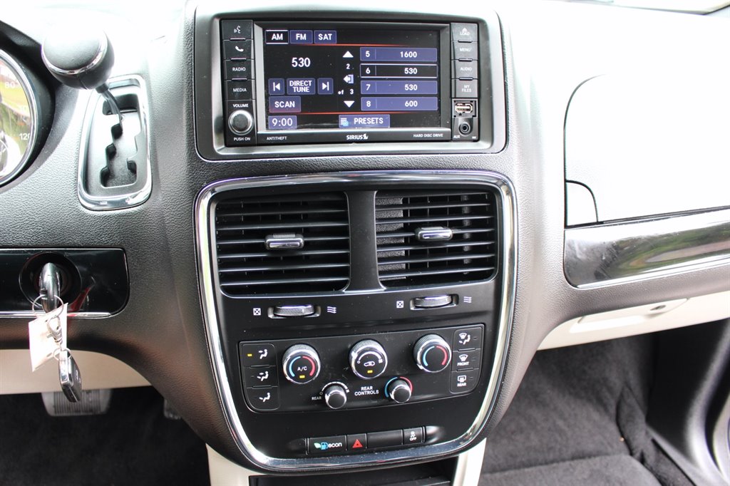 2019 Dodge Grand Caravan - $29,995
