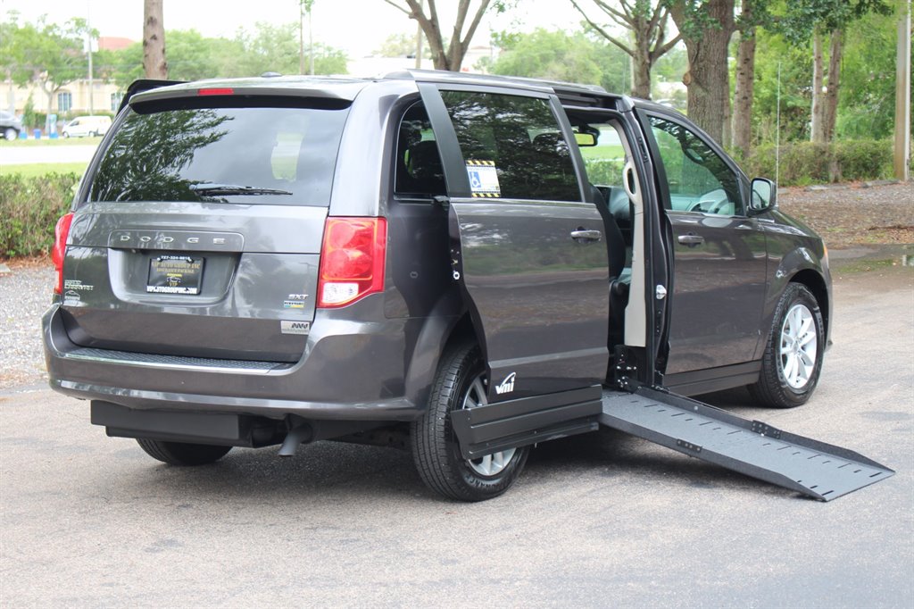 2019 Dodge Grand Caravan - $29,995