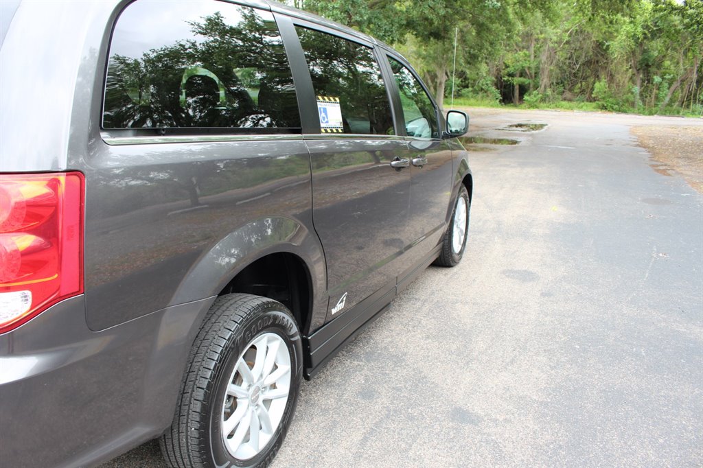 2019 Dodge Grand Caravan - $29,995