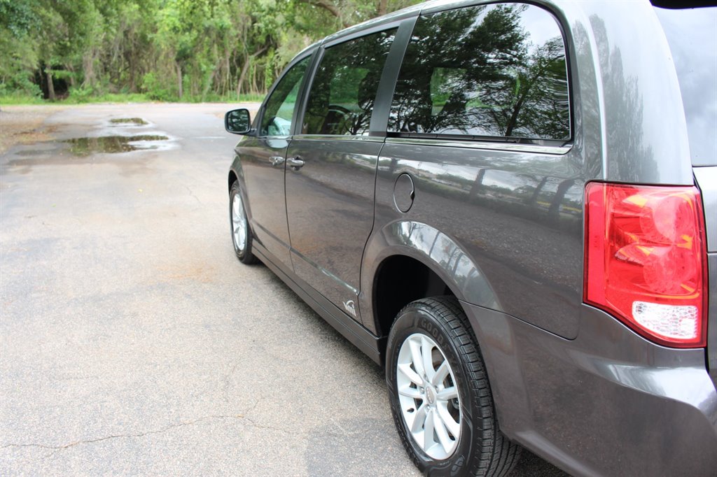 2019 Dodge Grand Caravan - $29,995