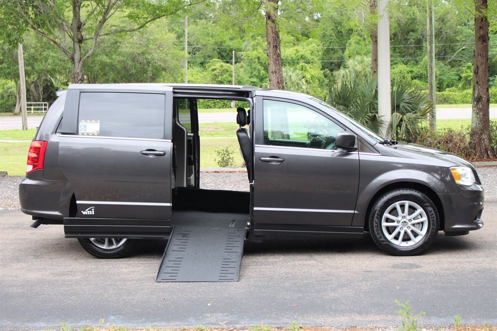 2019 Dodge Grand Caravan - $29,995