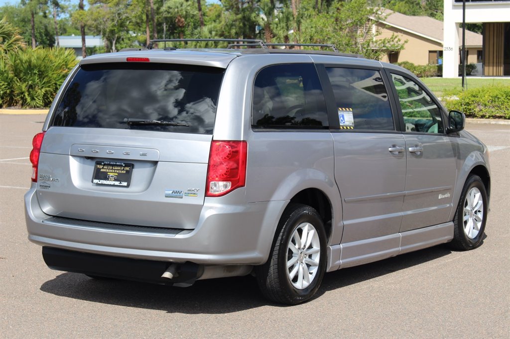 2016 Dodge Grand Caravan - $26,995