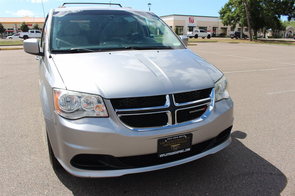 2016 Dodge Grand Caravan - $26,995