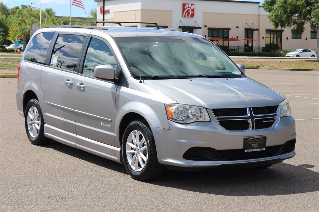 2016 Dodge Grand Caravan - $26,995