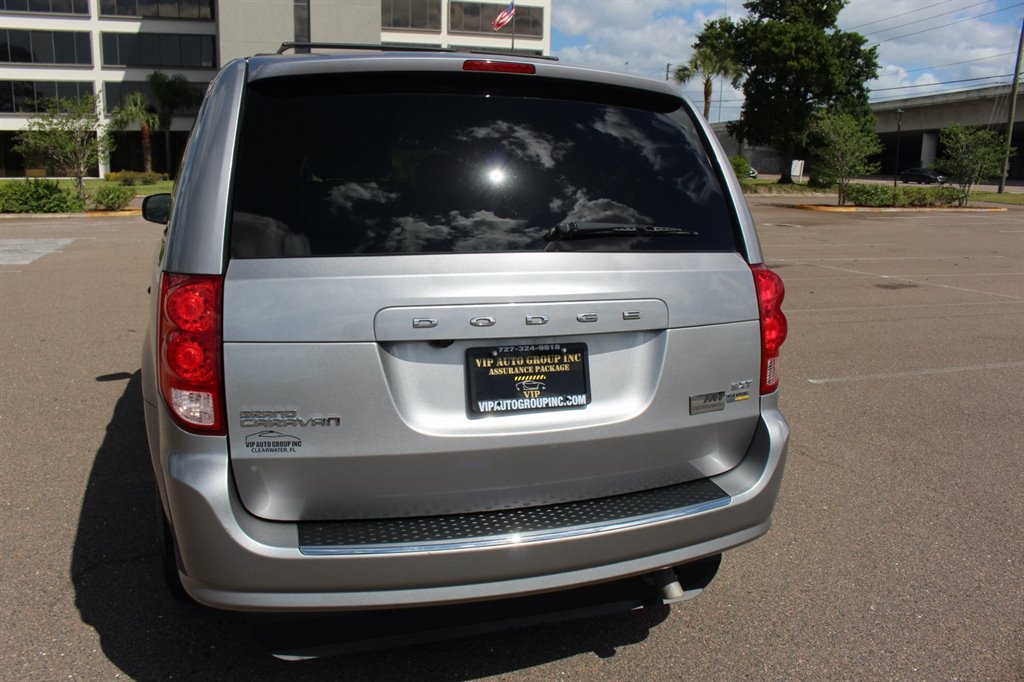 2016 Dodge Grand Caravan - $26,995