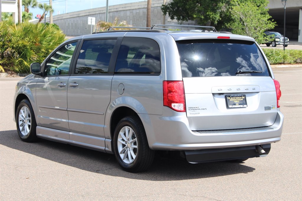 2016 Dodge Grand Caravan - $26,995