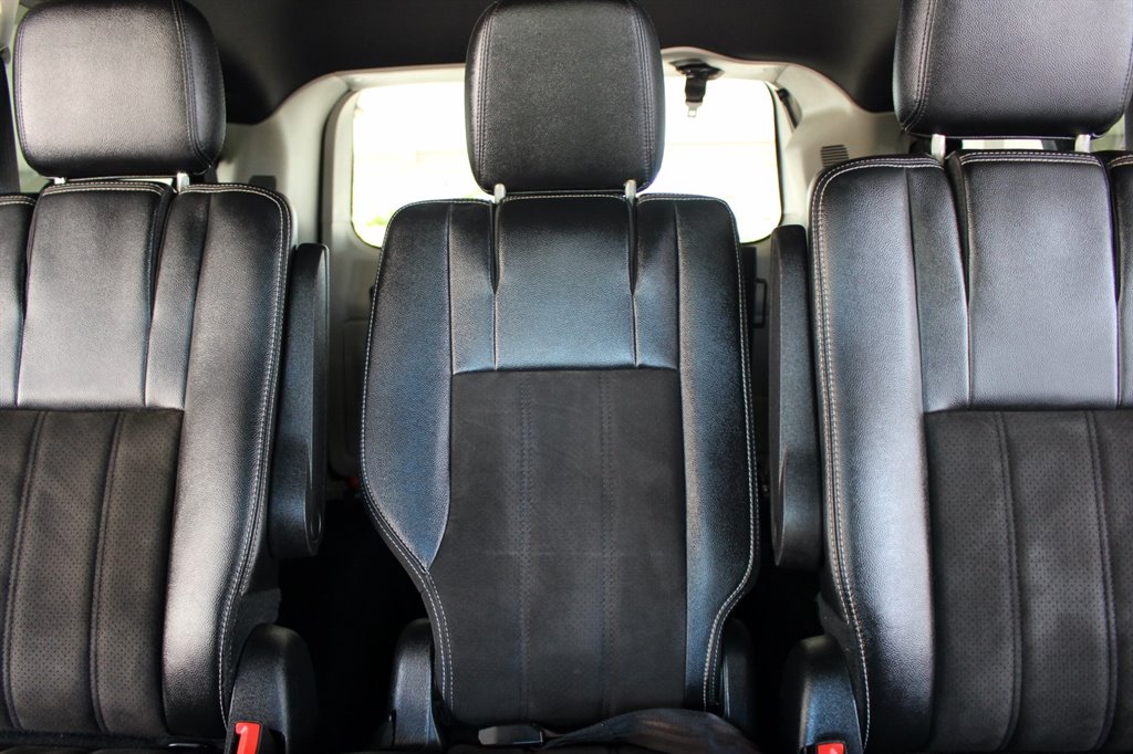 2019 Dodge Grand Caravan - $24,995