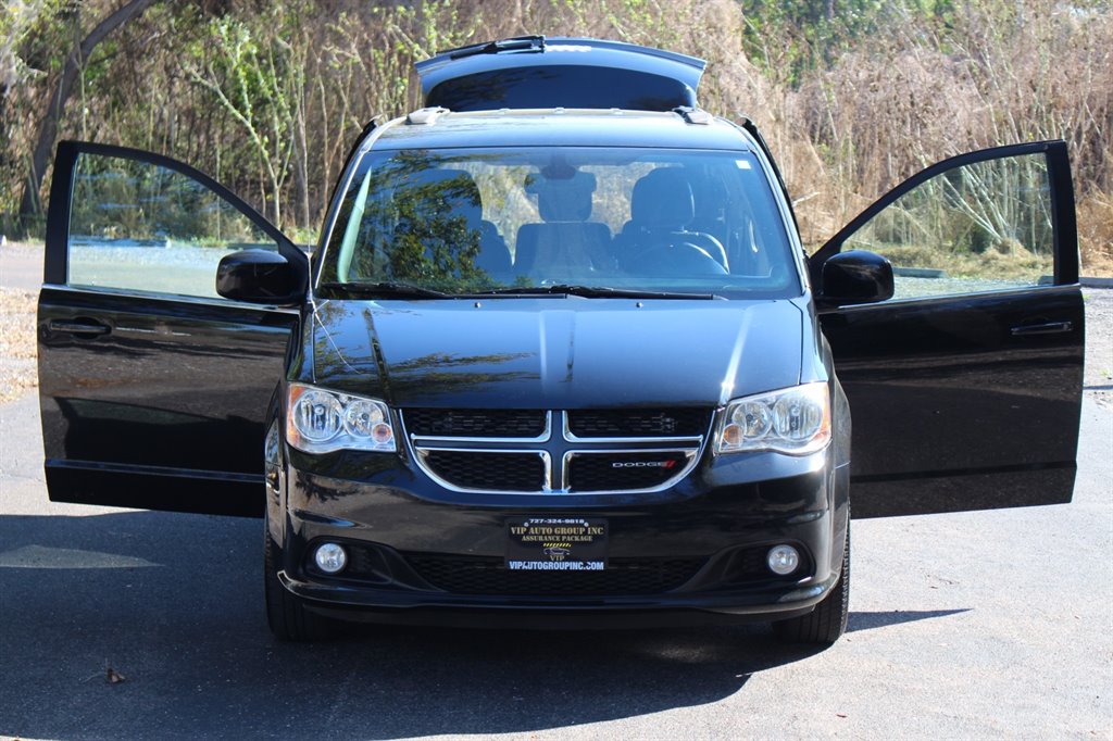 2019 Dodge Grand Caravan - $24,995