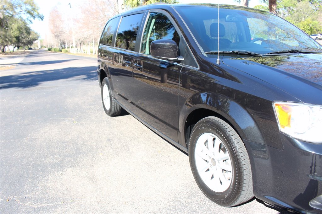 2019 Dodge Grand Caravan - $24,995