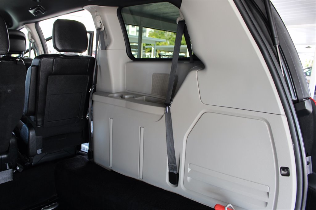 2019 Dodge Grand Caravan - $24,995