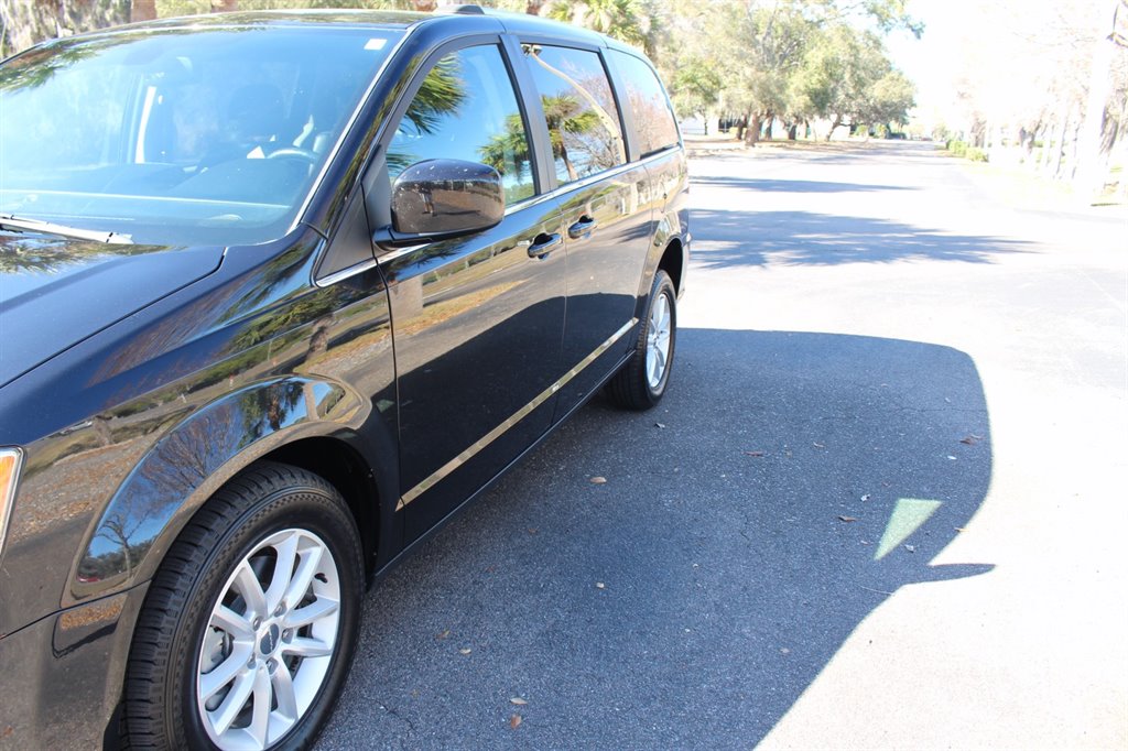 2019 Dodge Grand Caravan - $24,995