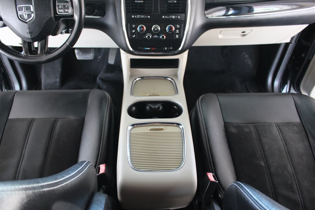 2019 Dodge Grand Caravan - $24,995