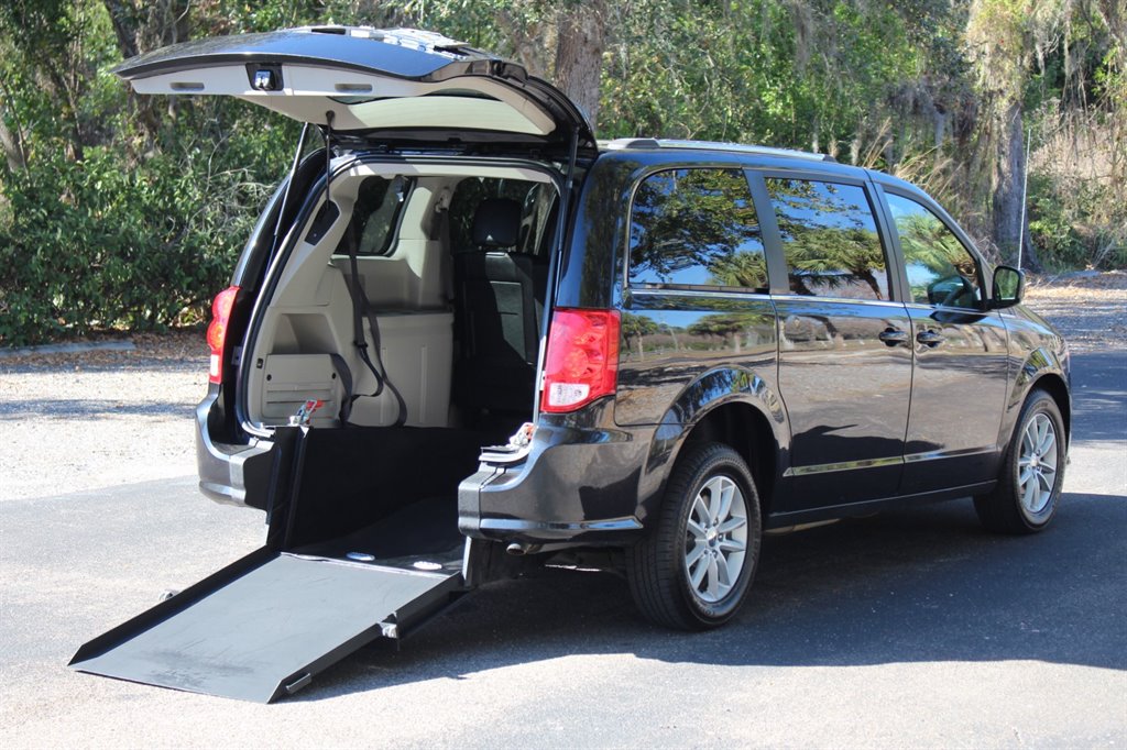 2019 Dodge Grand Caravan - $24,995