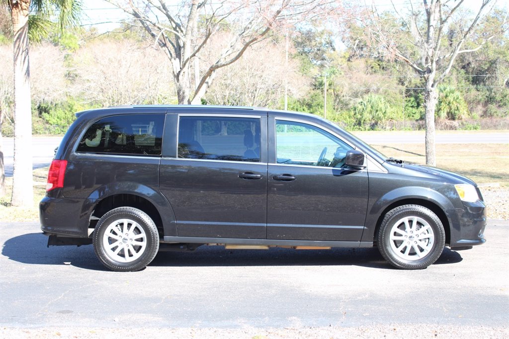 2019 Dodge Grand Caravan - $24,995