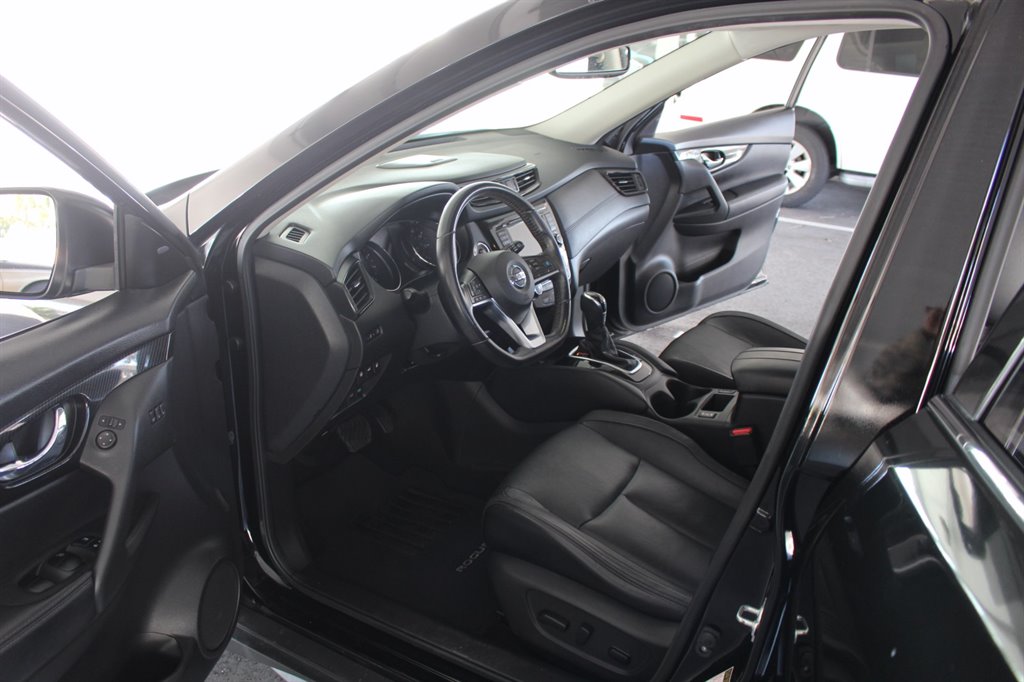 2018 Nissan Rogue - $15,995