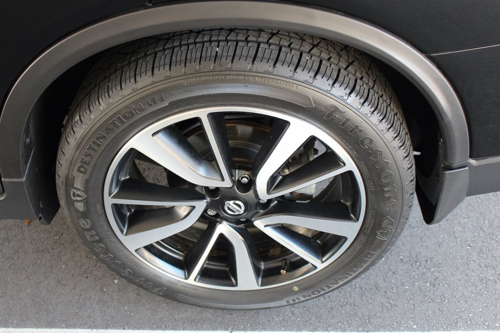 2018 Nissan Rogue - $15,995