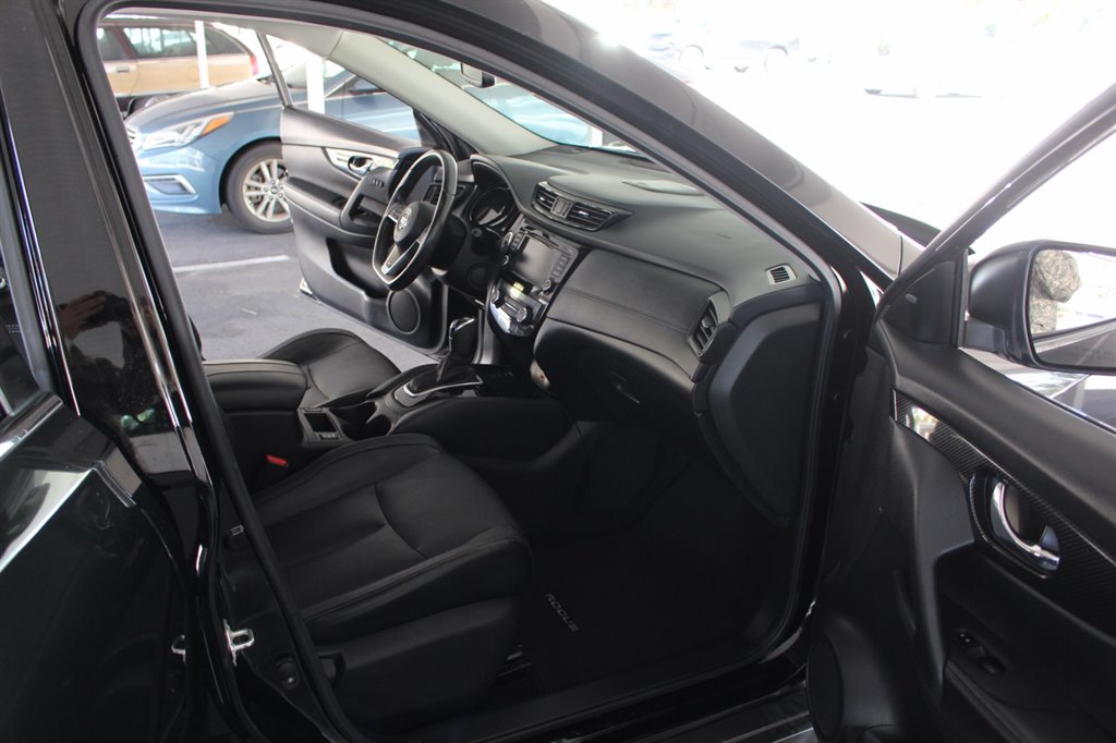 2018 Nissan Rogue - $15,995