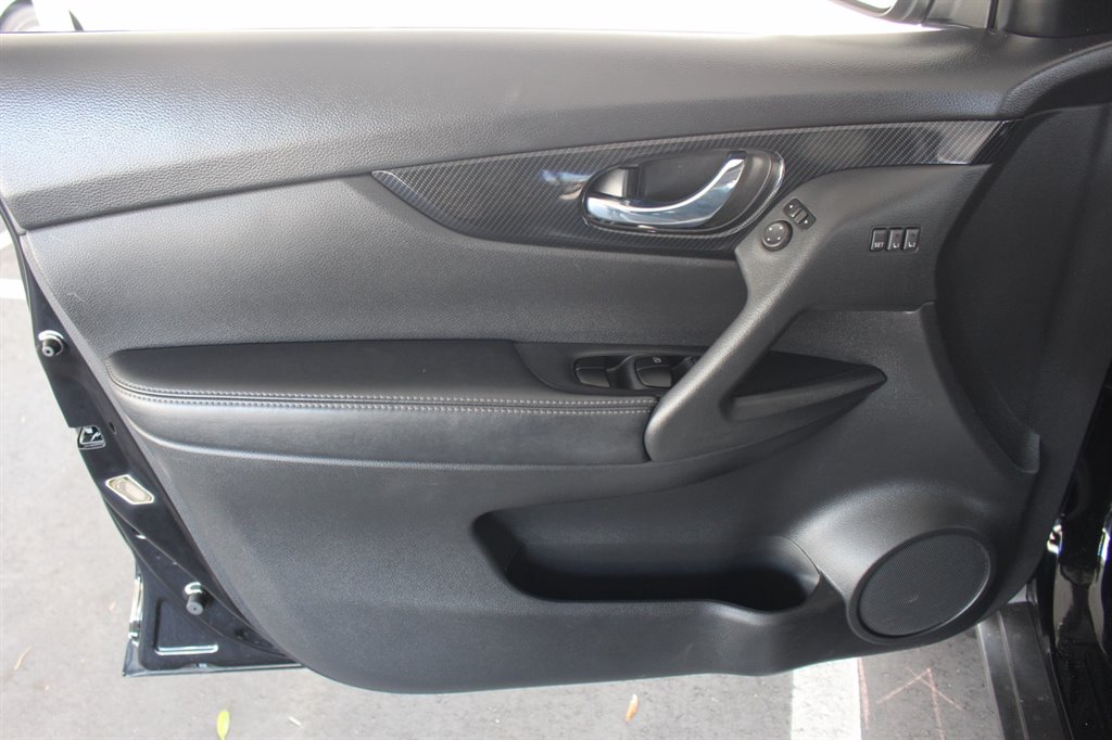 2018 Nissan Rogue - $15,995