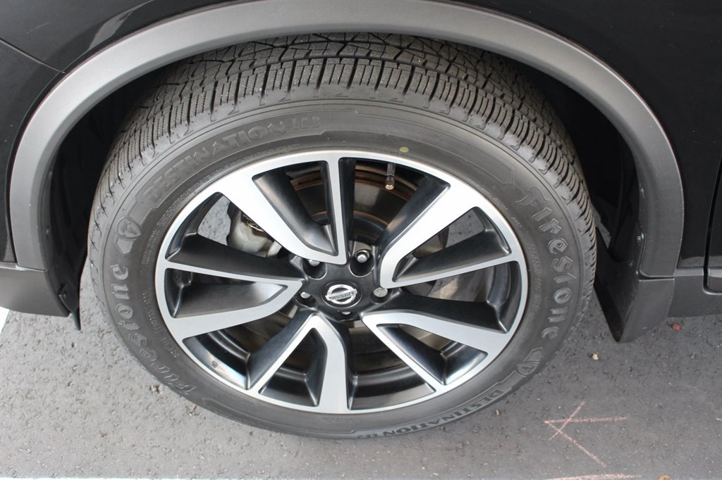 2018 Nissan Rogue - $15,995