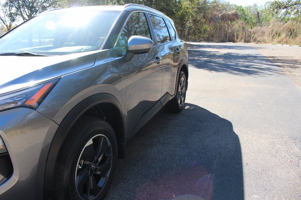 2024 Nissan Rogue - $25,995